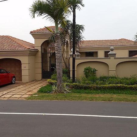 The Villa Umhlanga Durban Exterior photo